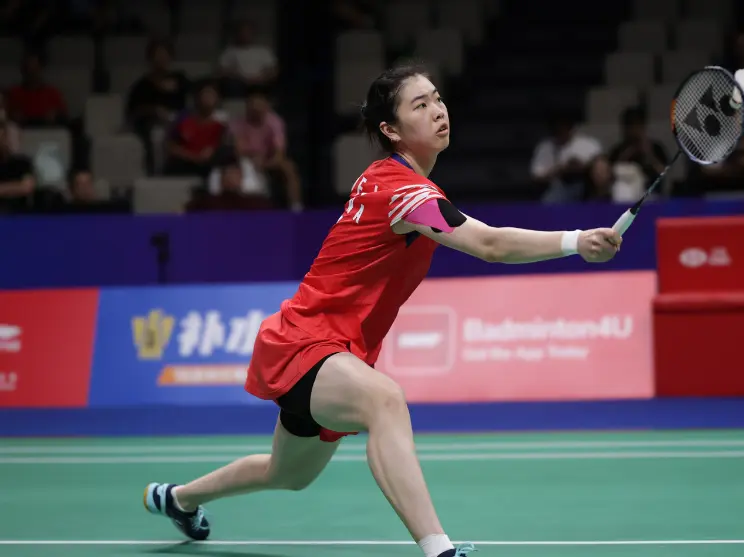 带着, 现出了自己