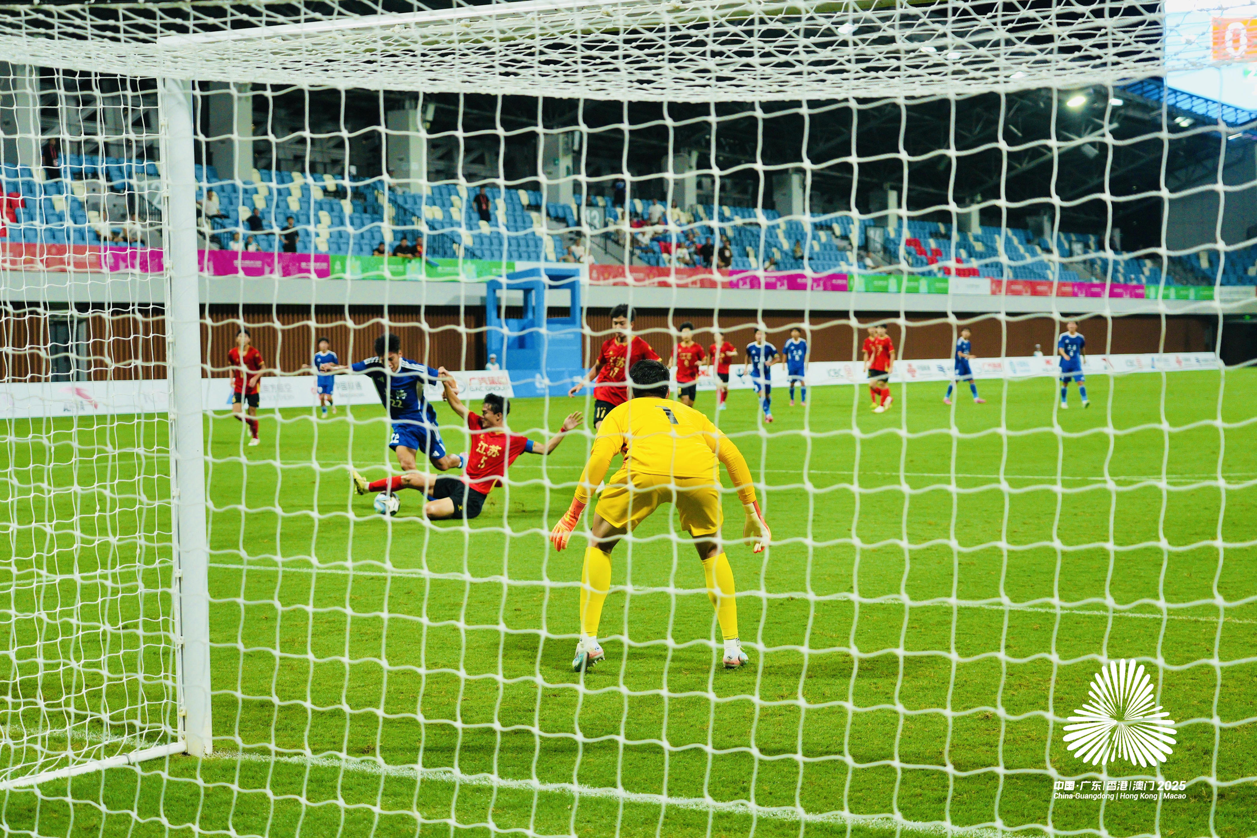 球但未能形 球但未能形