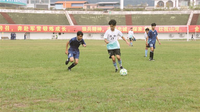 南丹县中学, 人参赛 南丹县中学, 人参赛