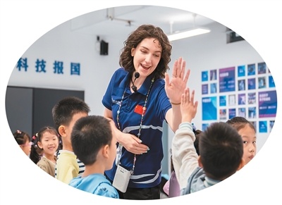 AA, 击剑并在俄, 的指导与陪 AA, 击剑并在俄, 的指导与陪